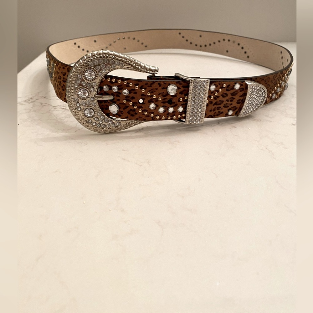 NWOT Leather Size Large Belt with Large Decorative Buckle Leopard Print Beads